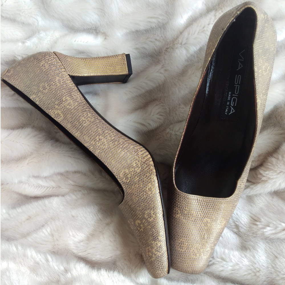EUC Taupe / copper snakeskin leather pumps 8.5 N